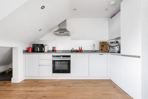 2 bedroom penthouse for sale, Great North Road, Hatfield, AL9
