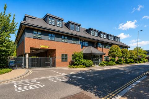 2 bedroom penthouse for sale, Great North Road, Hatfield, AL9