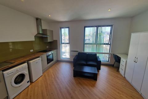 Studio to rent, Princess Way, Swansea