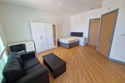 Studio to rent, Princess Way, Swansea