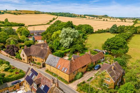 5 bedroom country house for sale, Bridge Street, Fenny Compton, Southam Warwickshire CV47 2XY