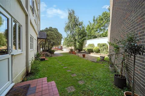 2 bedroom flat for sale, Crewys Road, Childs Hill, London, NW2