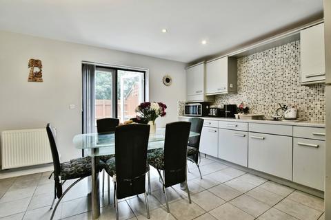 4 bedroom townhouse for sale, Lawnhurst Avenue, Wythenshawe, Manchester, M23