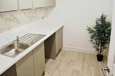 4 bedroom terraced house to rent, Lillands Lane, West Yorkshire HD6