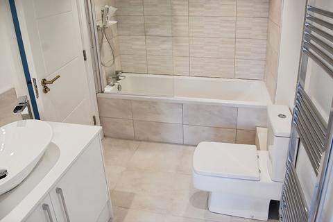 4 bedroom terraced house to rent, Lillands Lane, West Yorkshire HD6