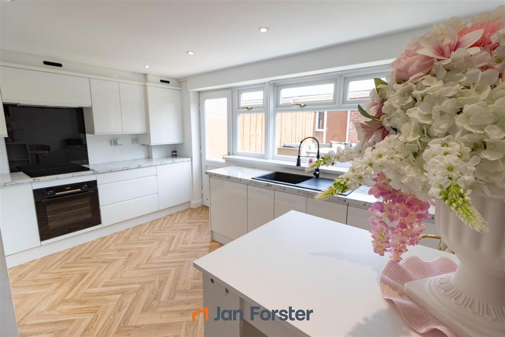 House in Newcastle upon Tyne, Kingston Park, Kenton - View 3