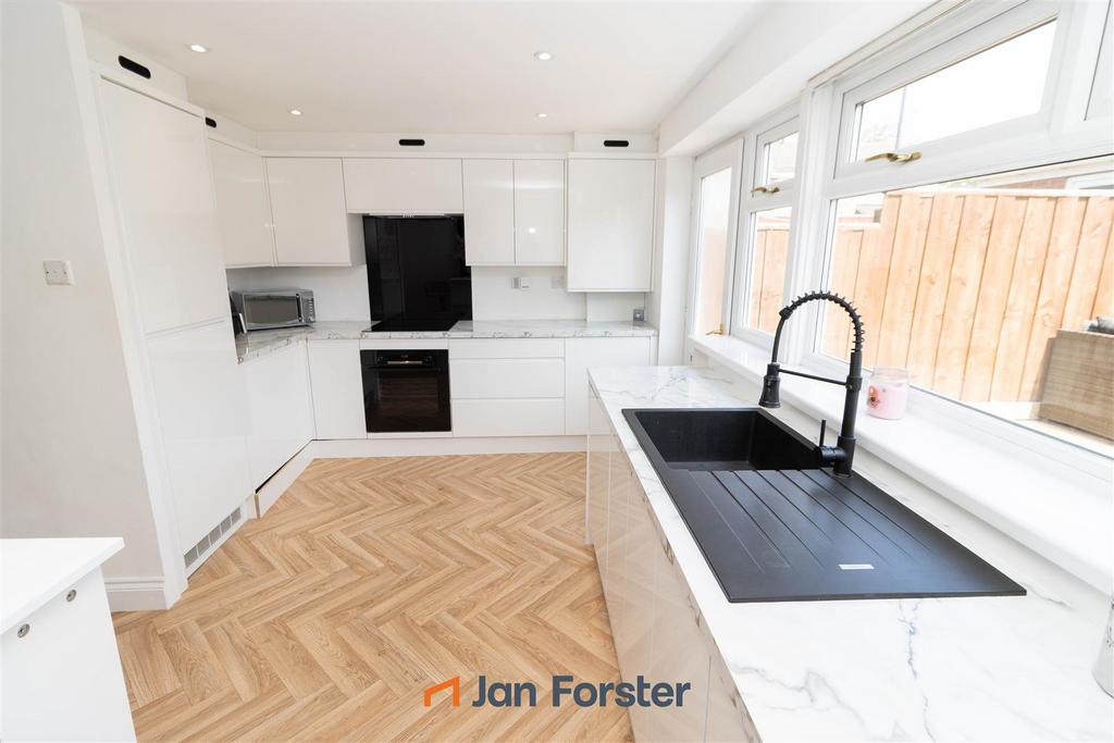 House in Newcastle upon Tyne, Kingston Park, Kenton - View 4