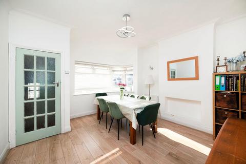 3 bedroom house to rent, Kenilworth Road, Edgware HA8