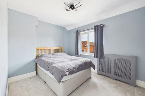 2 bedroom maisonette to rent, Henley Place, Gloucester GL1