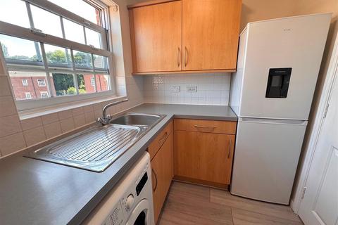 2 bedroom house to rent, Camsell Court, Middlesbrough