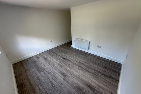 2 bedroom house to rent, Cannock Road, Wolverhampton, WV10