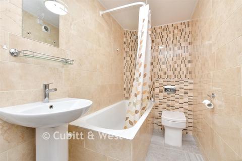 3 bedroom ground floor flat for sale, Tandridge Court, Caterham CR3
