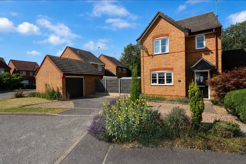 3 bedroom detached house for sale, Warwick Gardens, Thrapston, NN14