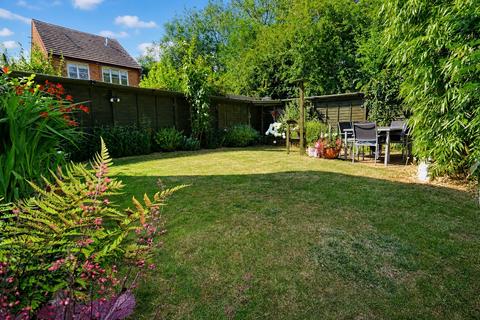 3 bedroom detached house for sale, Warwick Gardens, Thrapston, NN14