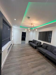 4 bedroom semi-detached house to rent, Brynmill Avenue, Brynmill, Swansea, SA2