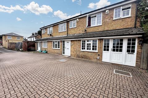 4 bedroom terraced house to rent, Villier Street, Uxbridge, UB8