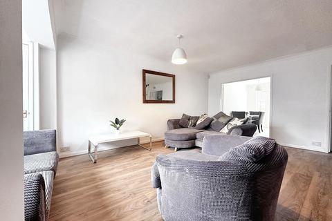 4 bedroom terraced house to rent, Villier Street, Uxbridge, UB8