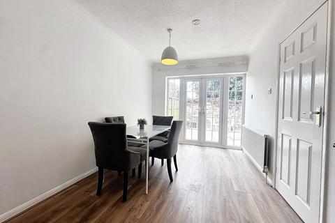 4 bedroom terraced house to rent, Villier Street, Uxbridge, UB8