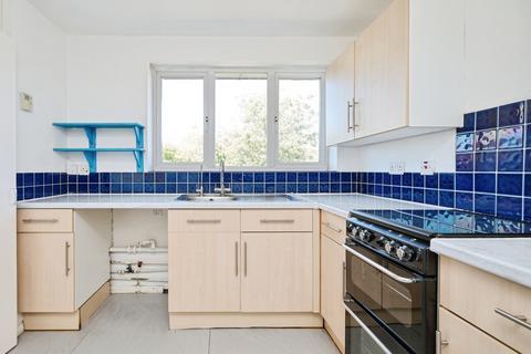 2 bedroom flat for sale, Birch Trees Road, Great Shelford, Cambridge, Cambridgeshire, CB22
