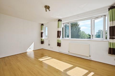 2 bedroom flat for sale, Birch Trees Road, Great Shelford, Cambridge, Cambridgeshire, CB22