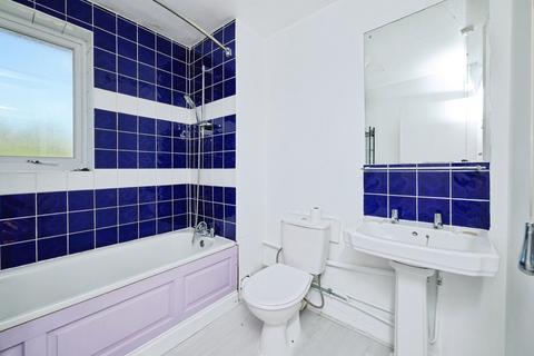 2 bedroom flat for sale, Birch Trees Road, Great Shelford, Cambridge, Cambridgeshire, CB22
