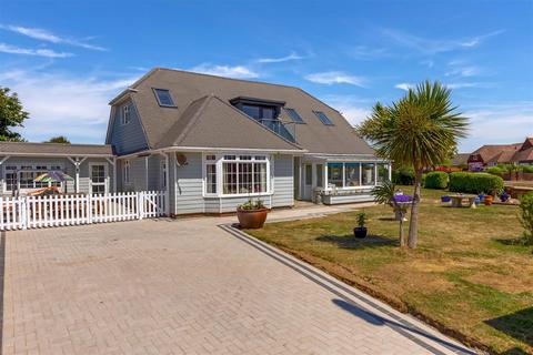 5 bedroom chalet for sale, Sandown Avenue, Goring-by-Sea
