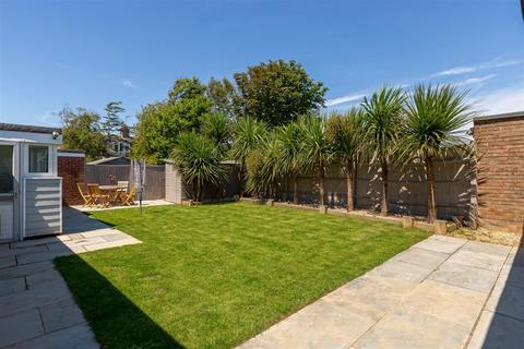 5 bedroom chalet for sale, Sandown Avenue, Goring-by-Sea
