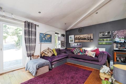 4 bedroom semi-detached house for sale, Valley Road, Nottingham NG12
