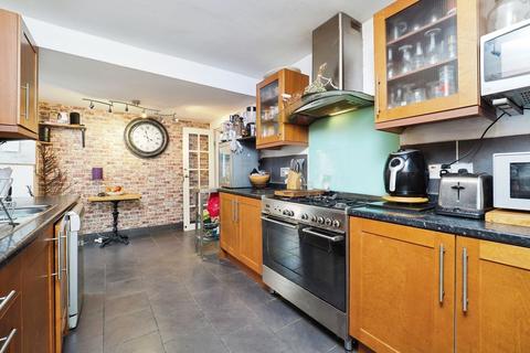 4 bedroom semi-detached house for sale, Valley Road, Nottingham NG12