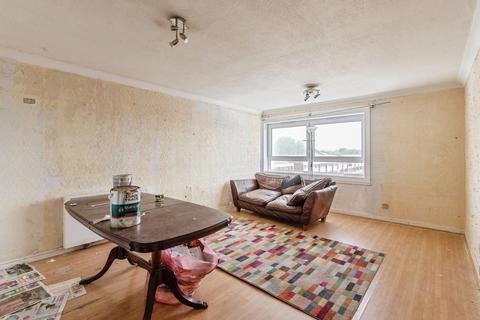 2 bedroom flat for sale, Argent Street, Grays, Essex, RM17