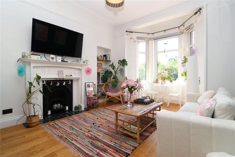 2 bedroom apartment to rent, Castlegreen Street, Dumbarton, G82