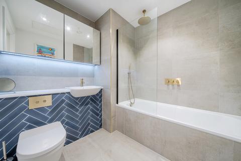 2 bedroom flat for sale, Ashley Road, Epsom, KT18