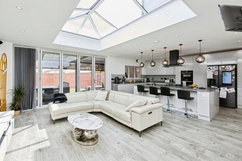 5 bedroom semi-detached house for sale, Chellaston Road, Derby