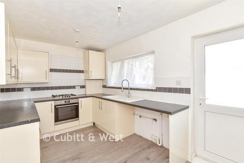 4 bedroom terraced house for sale, Totland Road, Portsmouth PO6