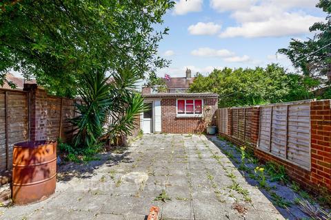 4 bedroom terraced house for sale, Totland Road, Portsmouth PO6
