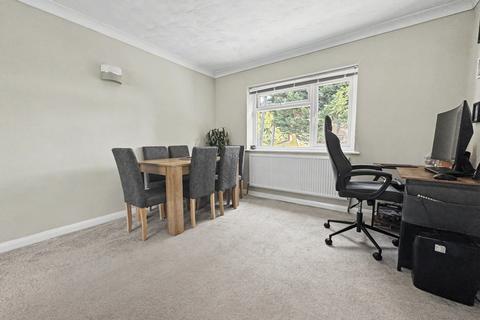2 bedroom flat for sale, Ferndown