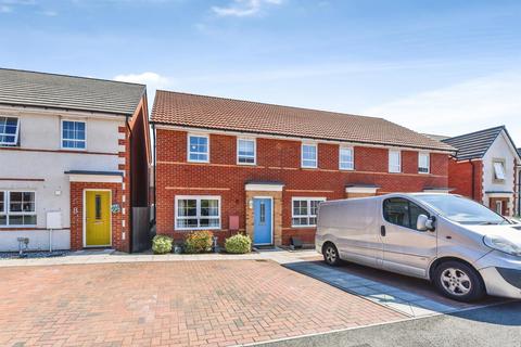 3 bedroom end of terrace house for sale, Walnut Drive, Chippenham