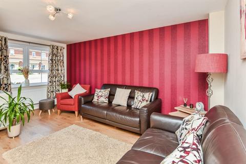 3 bedroom end of terrace house for sale, Walnut Drive, Chippenham