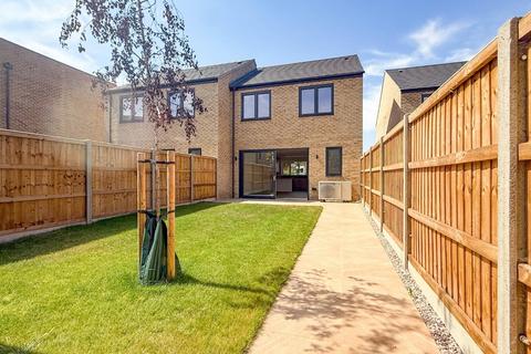 3 bedroom semi-detached house for sale, Northfield Avenue, Cambridge
