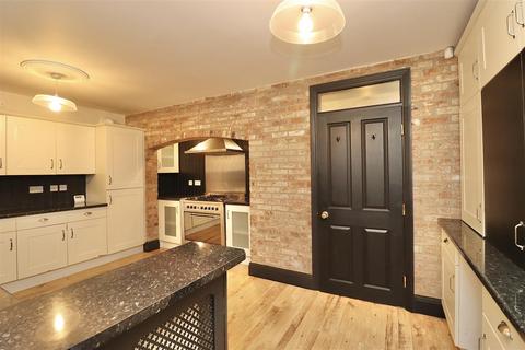 3 bedroom end of terrace house for sale, Buck Inn Yard, Pocklington