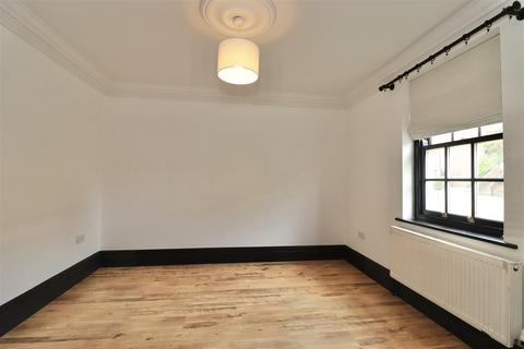 3 bedroom end of terrace house for sale, Buck Inn Yard, Pocklington