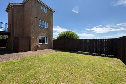 3 bedroom detached house to rent, Waterway Terrace, East Kilbride, South Lanarkshire, G74