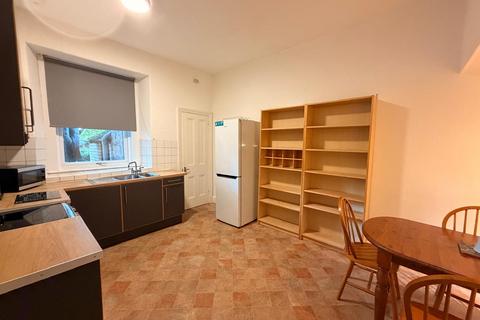 2 bedroom flat to rent, Blackness Avenue, Dundee,