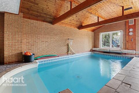 5 bedroom semi-detached house for sale, Crescent Road, Whittlesey