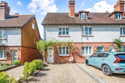 3 bedroom end of terrace house for sale, Bluehouse Lane, Oxted RH8