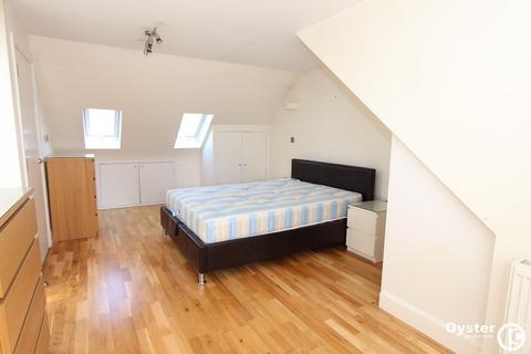 2 bedroom flat to rent, Brockleyside, Stanmore, HA7