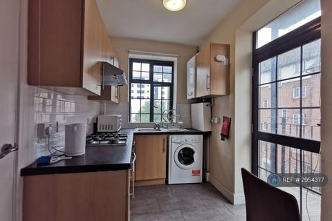 3 bedroom flat to rent, Grafton Chambers, London, NW1