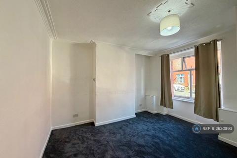 2 bedroom terraced house to rent, Tredgold St, Bolton, BL6