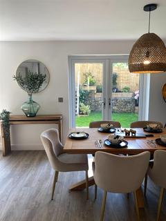 4 bedroom semi-detached house for sale, Uplands, Hadfield, Glossop