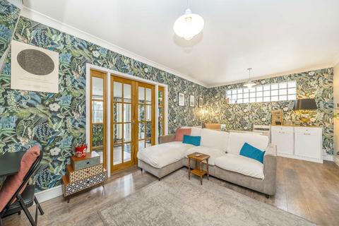 2 bedroom bungalow for sale, Beechcroft Avenue, Bexleyheath